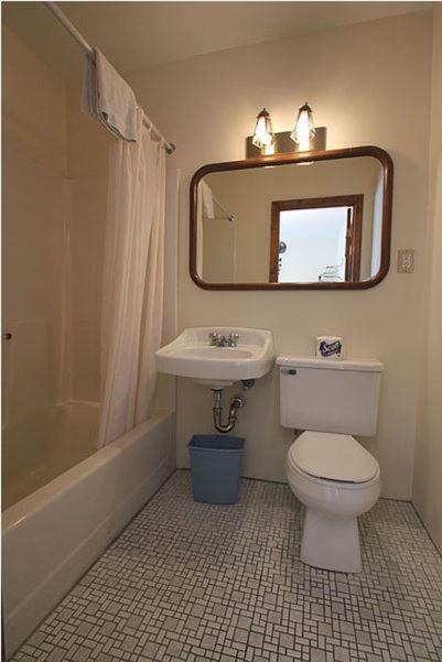 המפטון Dolphyn Motel מראה חיצוני תמונה